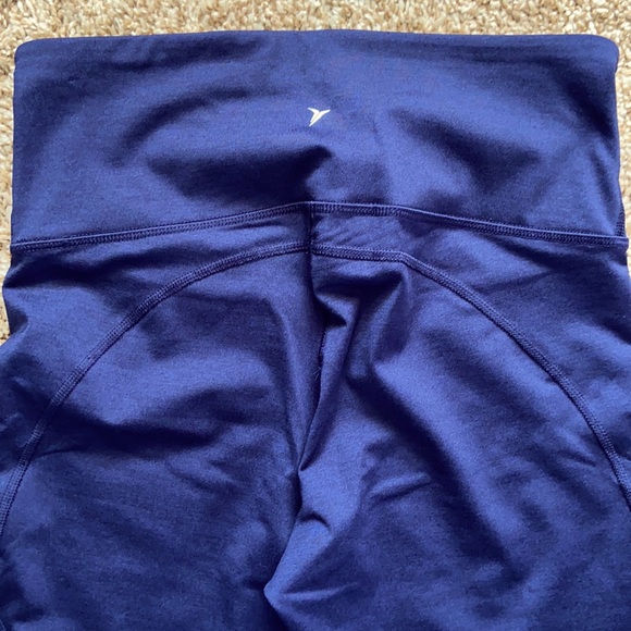 Women’s Old Navy Workout Leggings - Picture 3 of 4